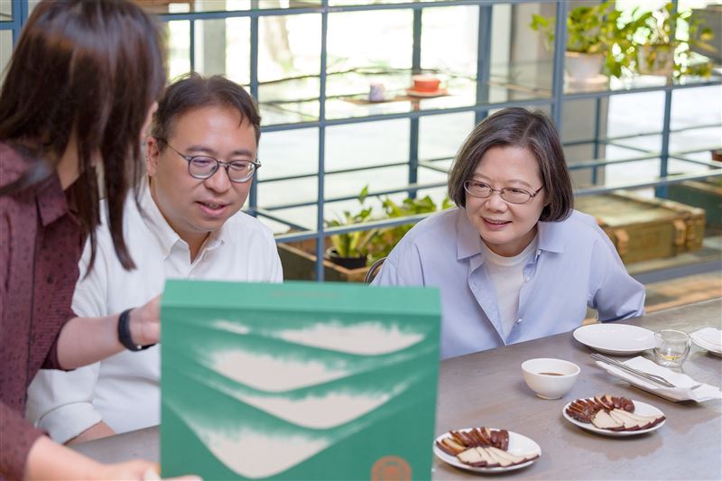 黃世杰拚扳倒張善政,蔡英文、賴清德接連站台。(圖/黃世杰辦公室提供)