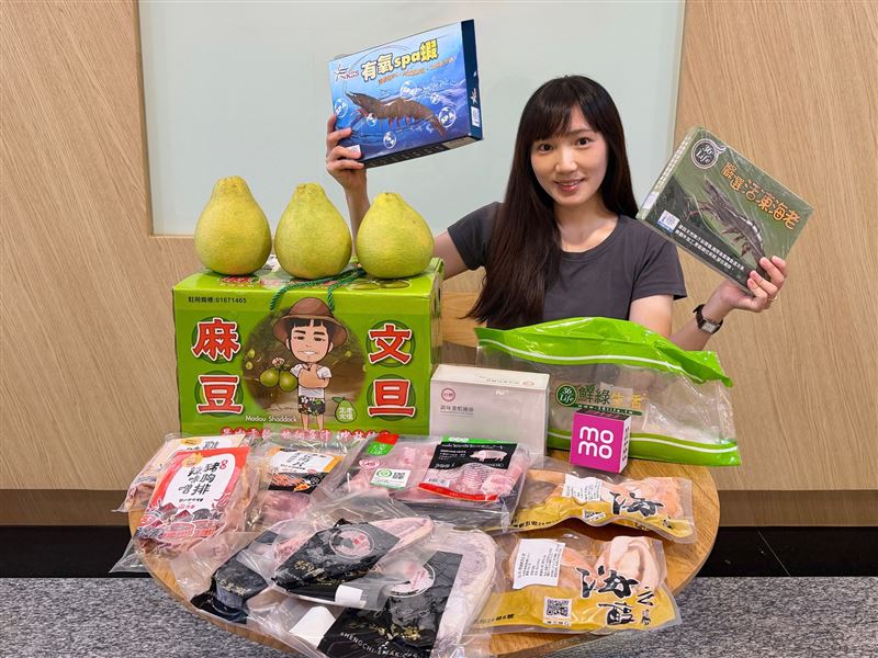 momo即日起至9月25日購買「禮盒＋烤肉組」滿1,800元，登記最高享6%回饋。（圖／品牌業者提供）