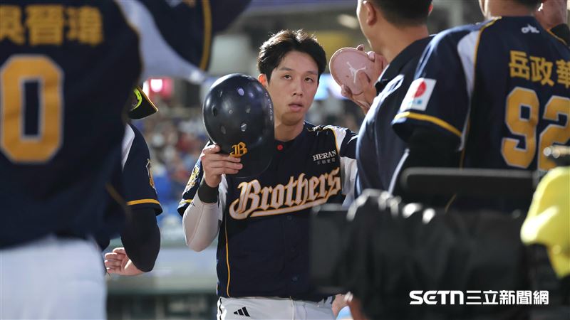 中職37年例行賽,中信兄弟三壘手張士綸。(圖/記者劉彥池攝影)
