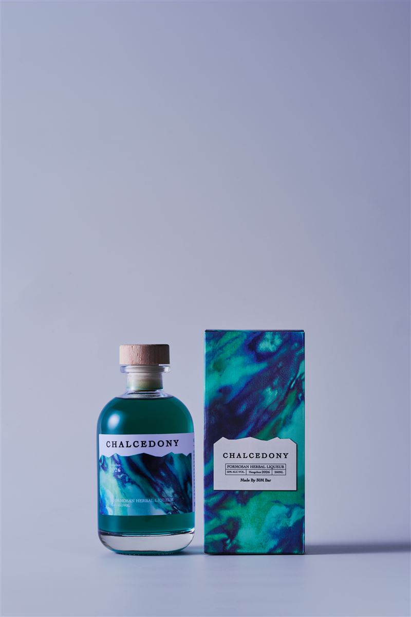 Chalcedony台灣藍寶利口酒。（圖／品牌業者提供）