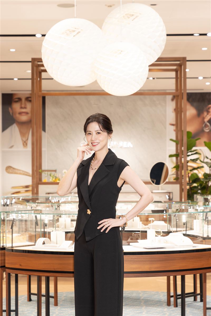 林予晞出席精品品牌全新概念店開幕,參加剪綵活動。(圖/GEORG JENSEN 喬治傑生提供)