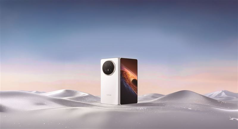 HONOR Magic V6丹霞紅、雪原白。（圖／HONOR Taiwan提供）
