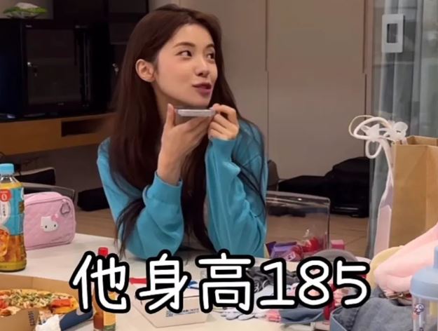 李多慧打惡搞電話給隊友口水。（圖／翻攝自IG @82dahyeda）