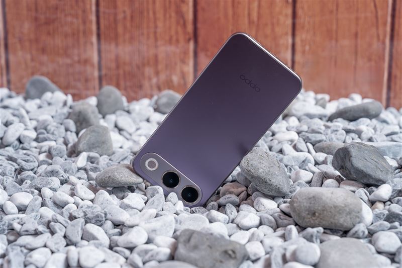 OPPO A7 Pro系列特殊仿生海綿緩震結構。精密結構設計,達到軍規級抗衝擊。(圖/OPPO提供)
