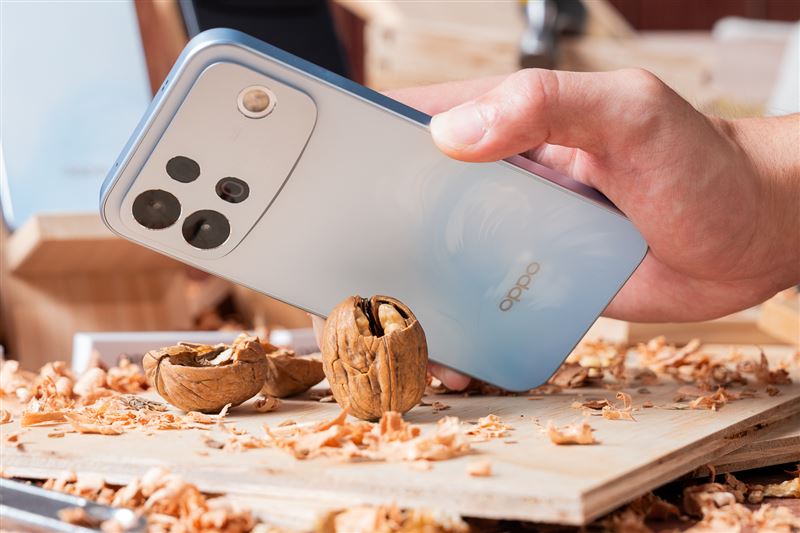 OPPO A7 Pro系列,一支撐得久、靠得住,滿足多元生活場景的主力手機。(圖/OPPO提供)