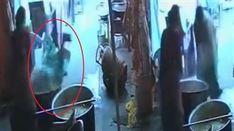 婦人跌倒栽進滾燙湯鍋慘死　驚悚畫面曝光