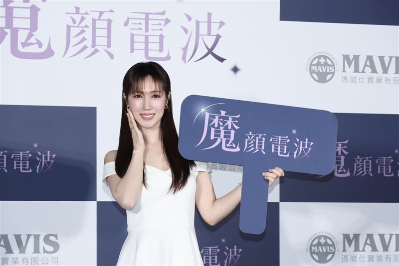 小薰出席醫美代言活動,回應過往在黑澀會遭排擠的爭議。(圖/記者田俊彥攝影)