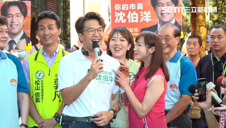 造勢活動外的插曲,沈伯洋說「從小看著許淑華長大」,兩人互動趣味。(圖/翻攝畫面)