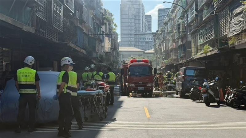 消防隊獲報到場搶救。(圖/翻攝畫面)