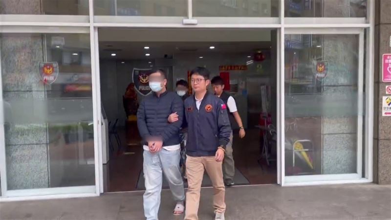 警方追查境外運輸毒品案時,意外查出25歲何姓男子涉嫌經營詐騙組織。(圖/翻攝畫面)