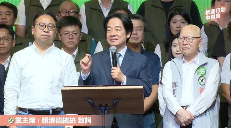 民進黨行動中常會移師桃園舉行,賴清德感謝黃世杰有勇氣、願意承擔(圖/翻攝畫面)