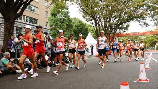 亞運賽道鳥糞成災　名古屋派老鷹驅趕烏鴉