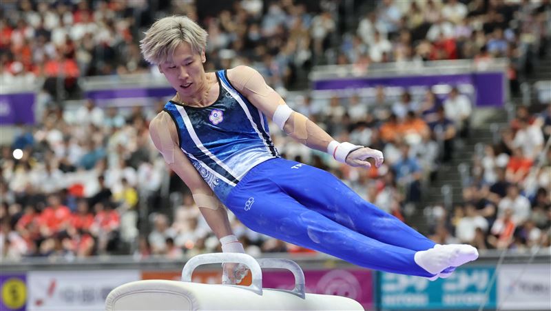 台灣男子競技體操隊李智凱在鞍馬項目穩定完成整套動作並完美落地。(圖/中華奧會提供)