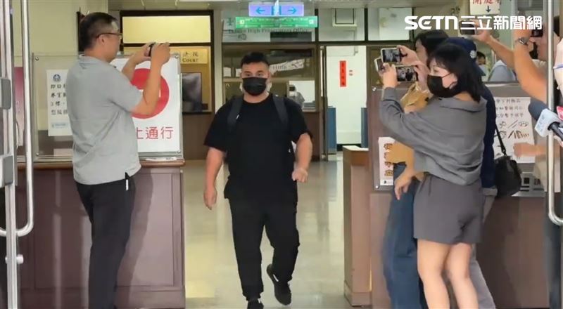 歌手邱軍「酒駕撞死人」曝現況求法官輕判:再給我機會!願借150萬賠償家屬。(圖/翻攝畫面)