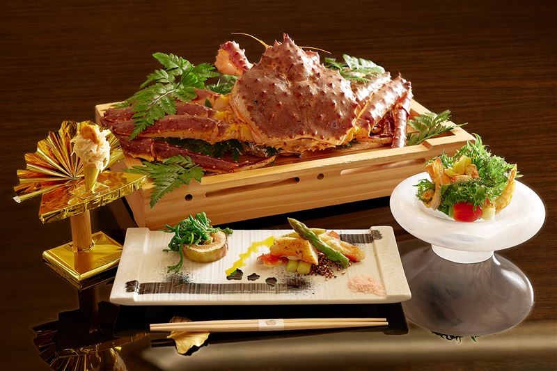 JR東日本大飯店台北 HAYASE日本料理鐵板燒搶攻秋冬食補商機,即日起至12月31日推出全新「鱈場蟹仙台牛旬味會席」。(圖/飯店旅宿業者提供)