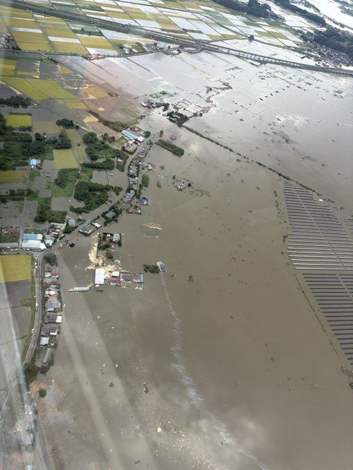 日本關東風災增至9死,500多棟住宅遭殃。(圖/翻攝自X平台 @kumagai_chiba)