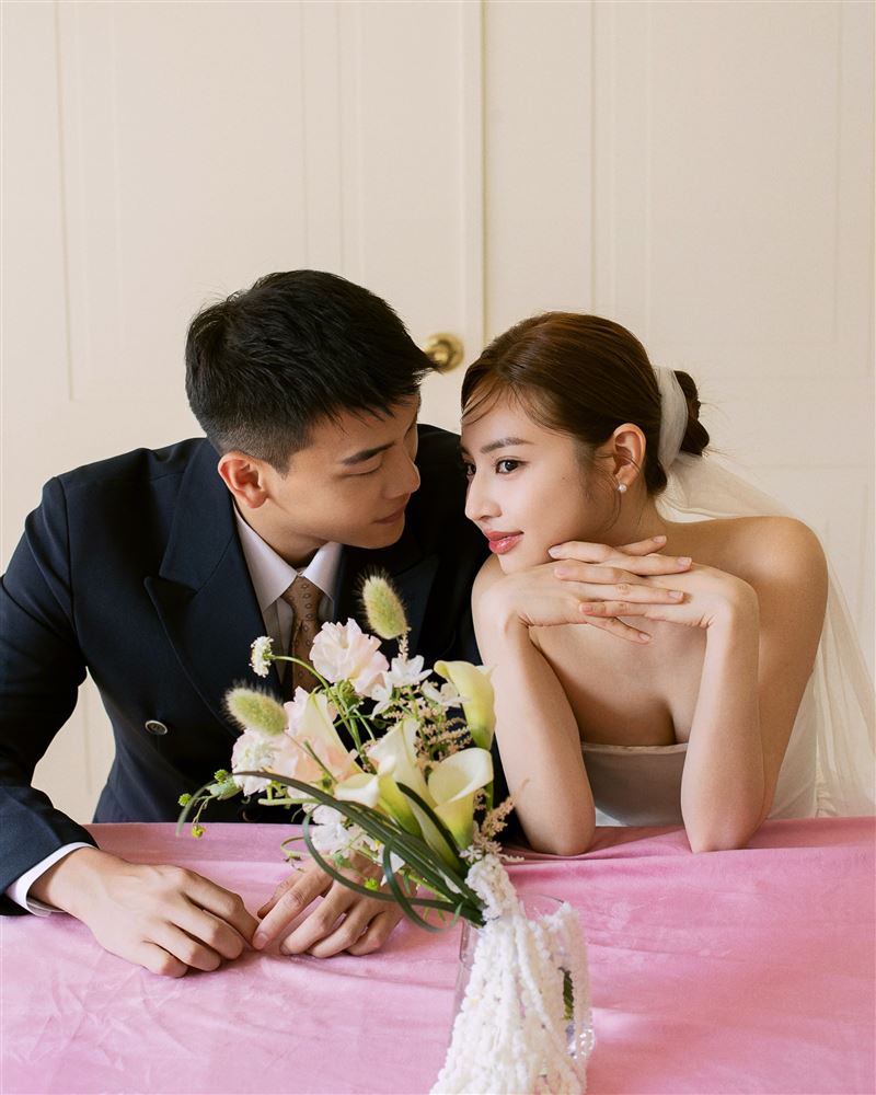 王加瑄7月底分享一系列絕美婚紗照。（圖／翻攝自王加瑄IG）