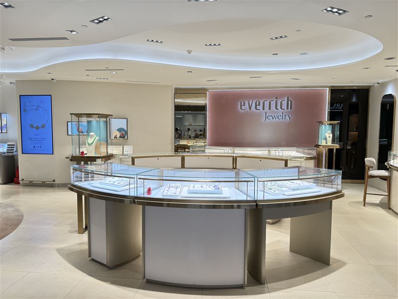昇恆昌珠寶（Ever Rich Jewelry）全新推出「阿里山系列」，將阿里山美景融入設計。（圖／品牌業者提供）