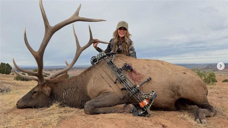 川普美女愛將獵殺麋鹿　挨轟竟嗆這句