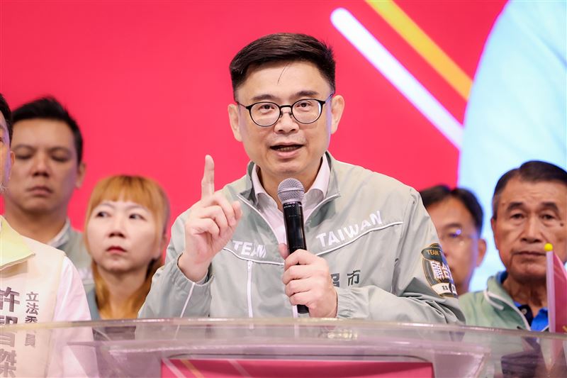 民進黨高雄市長參選人賴瑞隆表示，希望高雄市下一步是把一次性人潮，變成常態性的城市經濟。（圖／賴瑞隆競辦提供）