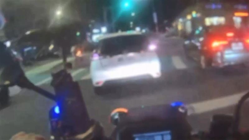 拒檢逃逸在鬧區飛車追逐!警攔截圍捕失敗