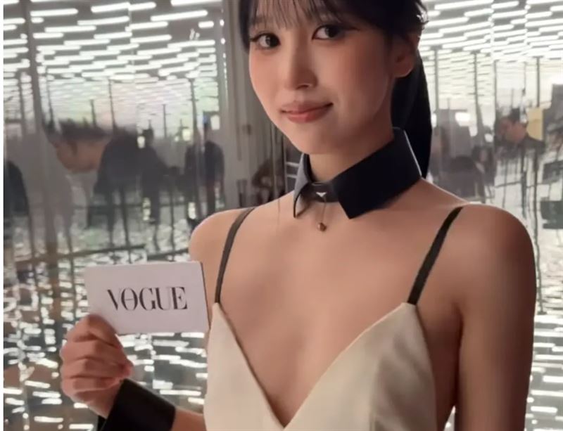 TWICE日籍成員Mina（名井南）昨（23）日現身米蘭時裝週。（圖／翻攝自IG）