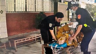 比丘癱軟倒臥自強號…女兒：沒在寺廟修行