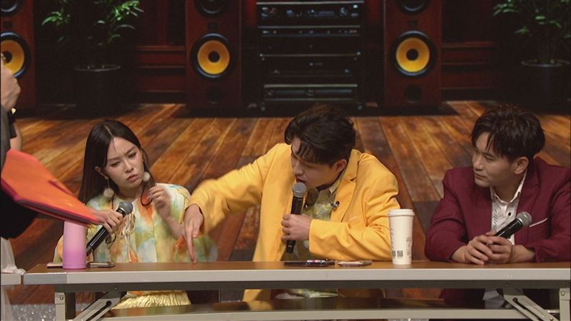 杜忻恬(左起)、李子森公然打情罵俏。(圖/中視提供)