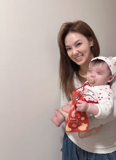 藝人劉雨柔於2025年與籃球運動員胡凱翔結婚,兩人婚後育有1女。(圖/翻攝自IG @lyvonne0526)