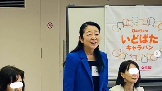 日本首相高市早苗改組內閣,任命現年60歲的自民黨眾議員白坂亞紀,為日本財務大臣政務官。白坂亞紀過去從事陪酒業,豐富的人生經歷也被稱為「銀座的媽媽桑」。(圖/翻攝白坂亞紀IG)