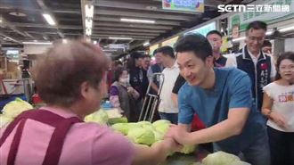 蔣萬安深入綠票倉拜票　攤商怨：選舉才來