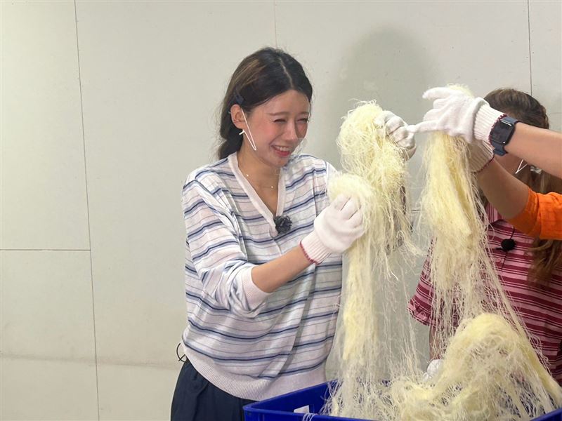 李雅英被嚇到花容失色。(圖／民視提供）