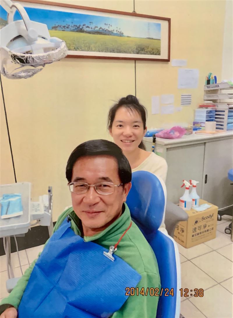 陳水扁今日在社群曬出一張與女兒陳幸妤的合照,引起網友熱議。(圖/翻攝自Threads@chenshuibian88)