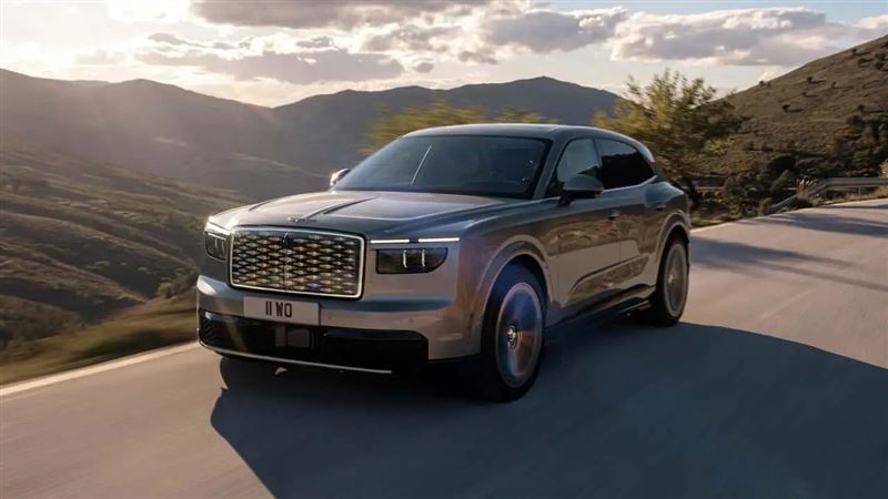 底盤導入與Cayenne Electric相同的主動式懸吊系統。（圖／翻攝Bentley網站）