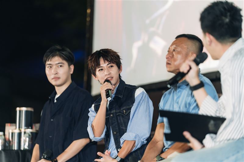 王彙筑14年後與雲安重新詮釋歌曲〈女朋友男朋友〉。(圖/北流提供)