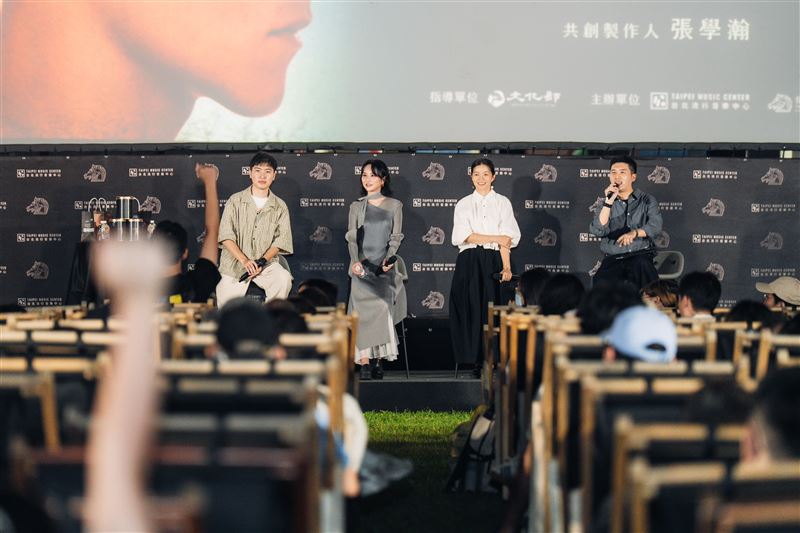 張學瀚(左起)、法蘭Fran、王莉雯共同改編〈完美落地〉。(圖/北流提供)