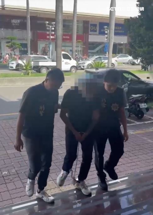 陳姓男子槍殺洪姓債主，犯案後逃逸，天亮後攜槍投案。（圖／翻攝畫面）