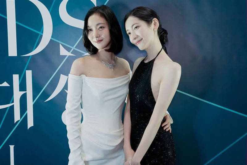 《妳和其餘的一切》由朴智賢與金高銀攜手主演。(圖/翻攝自IG @voyavivirel)