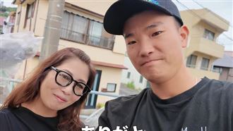 一見鍾情同學媽媽！34歲男娶回55歲美魔女