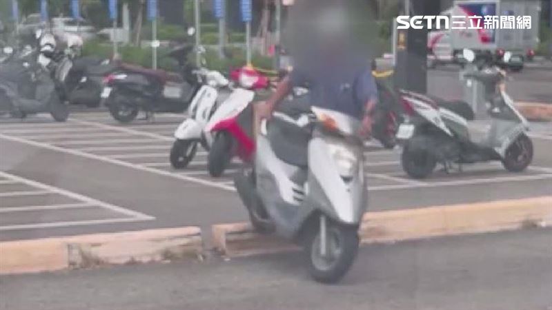 貪20元停車費!阿伯抬車逃出場 代價出爐
