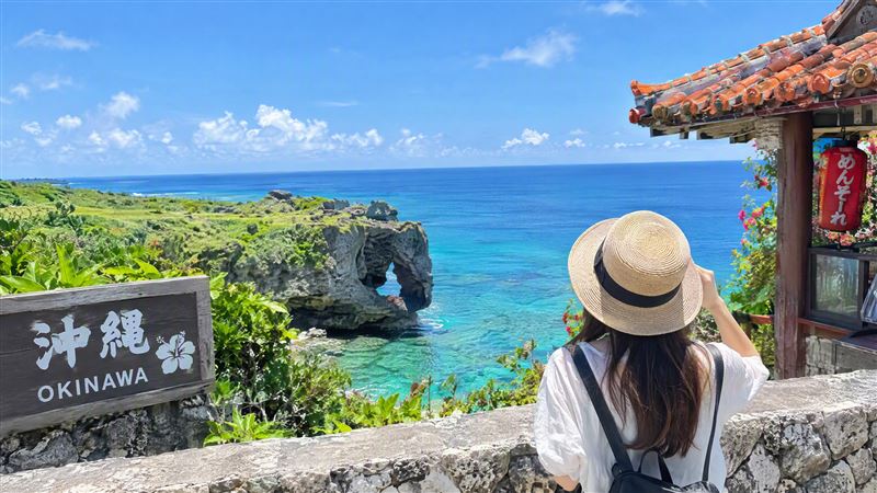 日本旅遊達人林氏璧指出,沖繩融合琉球、中華、和風與美式文化,除了美食與建築,「海」也是當地特色。(示意圖/AI製圖)
