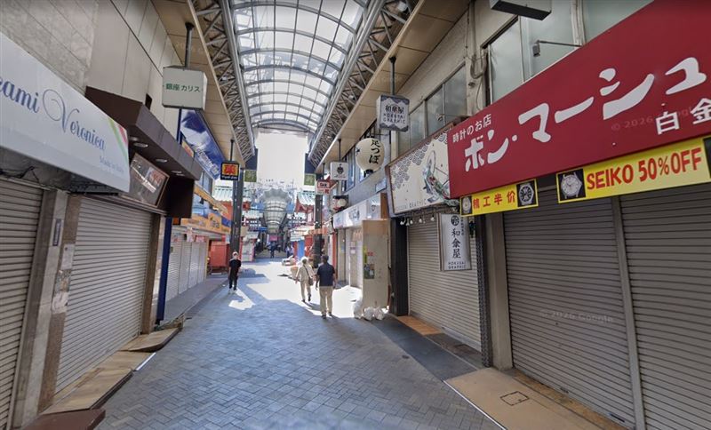 獨旅東京遭誣陷偷竊!日警盤查搜身,台人泣訴:趕不上飛機「學費好貴」。(圖/翻攝Google maps)