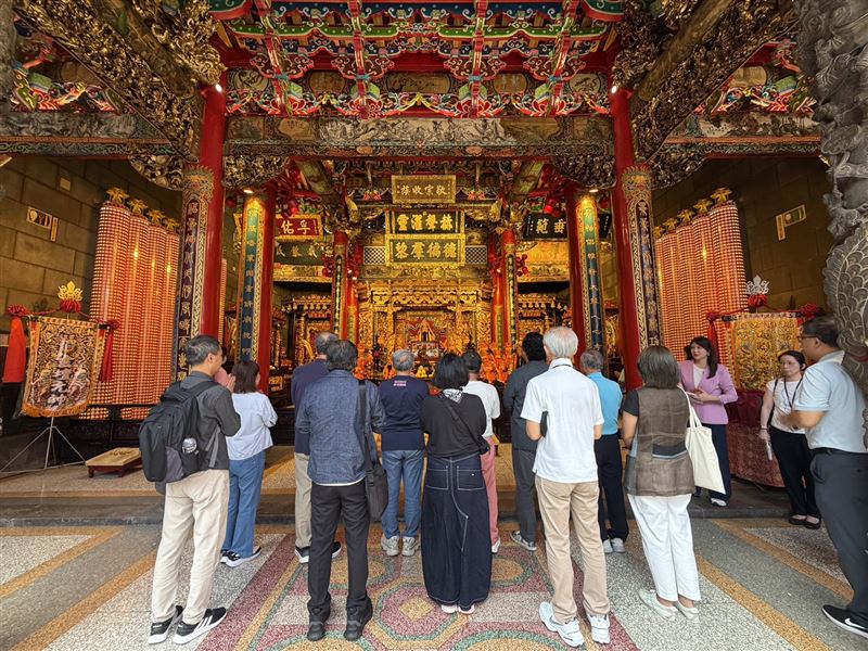 國際設計大師走讀桃園,從大溪木藝博物館、桃園舊城區、景福宮到橫山書藝 不同視角感受桃園城市文化。(圖/桃園市政府提供)