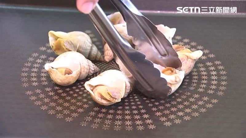中秋節不少民眾已經就位烤肉,有民眾在網路上購買綜合螺組合,吃下肚後心血來潮搜尋品種,發現竟然疑似含有有毒的芋螺