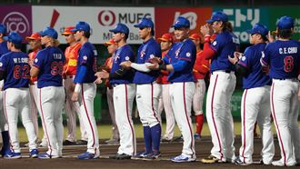 台灣棒球戰中國　球迷穿Team Taiwan遭阻