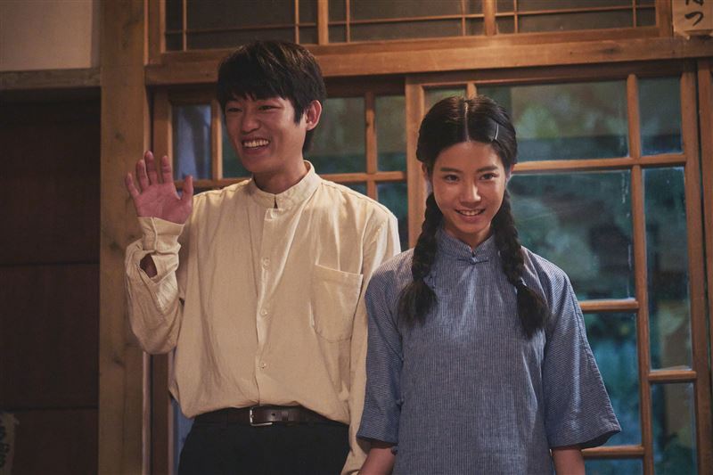 《再見1987》謝章穎(左)、何諭函(左)對手戲真摯動人,演活時代下的深刻情感。(圖/公視台語台提供)