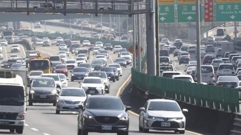 明北返恐塞到深夜 改走4條替代道路避車潮