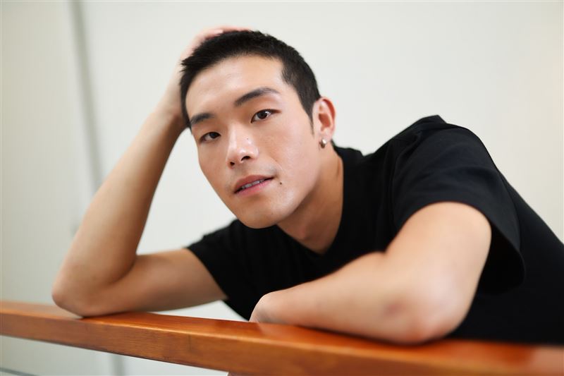 為了維持角色的情緒狀態，牧森坦言收工後一度有些難以完全從角色中抽離。（圖／記者鄭孟晃攝影）