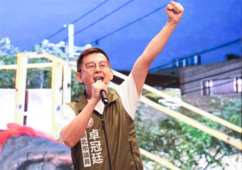 卓冠廷曝當年搶救王義川活動:第一次體會沈伯洋神奇魅力(圖/翻攝自卓冠廷臉書)