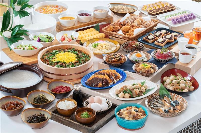 名古屋以獨具特色的在地料理遠近馳名,其中歷史悠久的「鰻魚飯三吃」更是不可錯過的代表性名物!(圖/Booking.com提供)